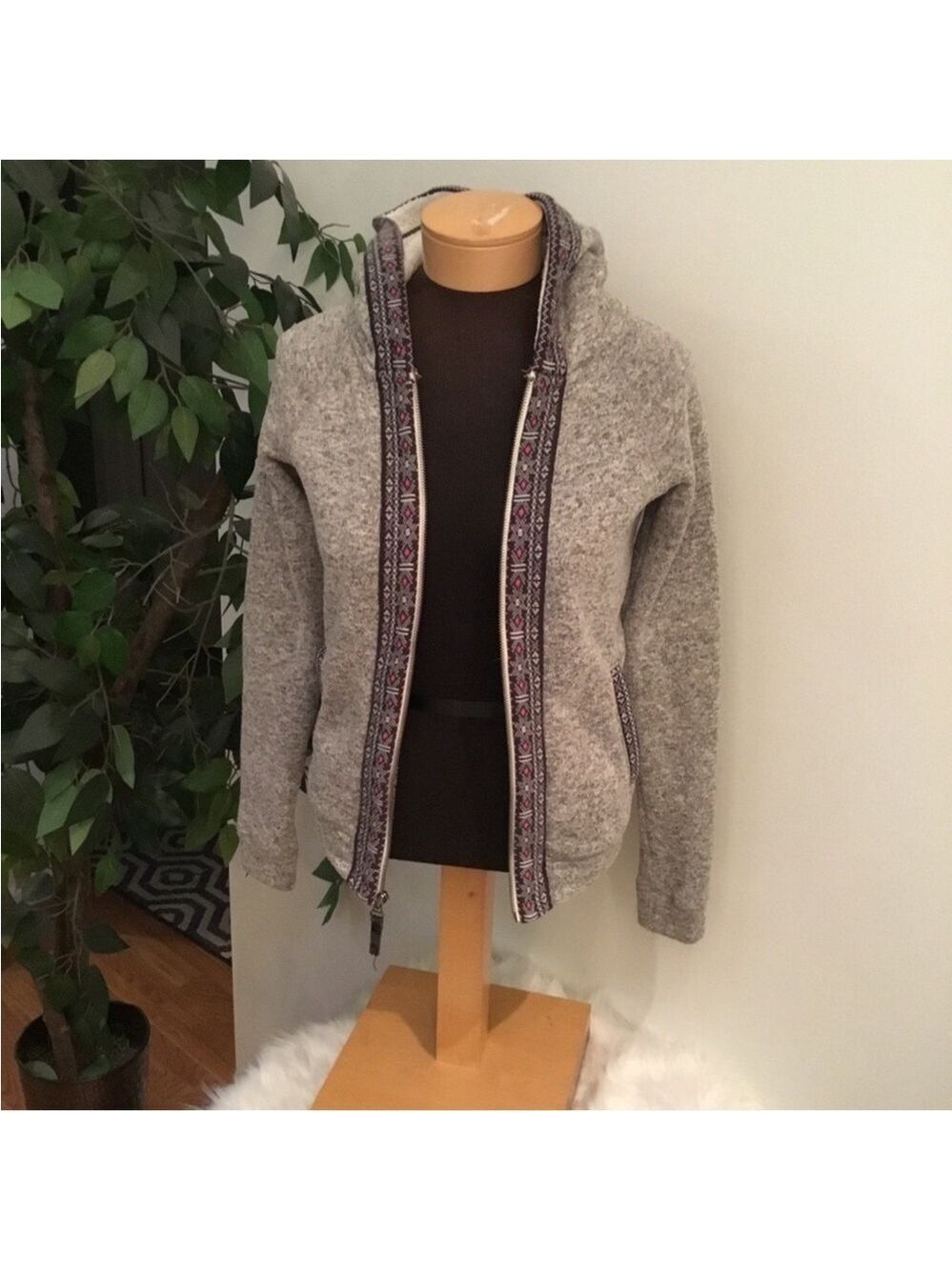 American Eagle Outfitters full zip hooded jacket Womans size XXS sherpa